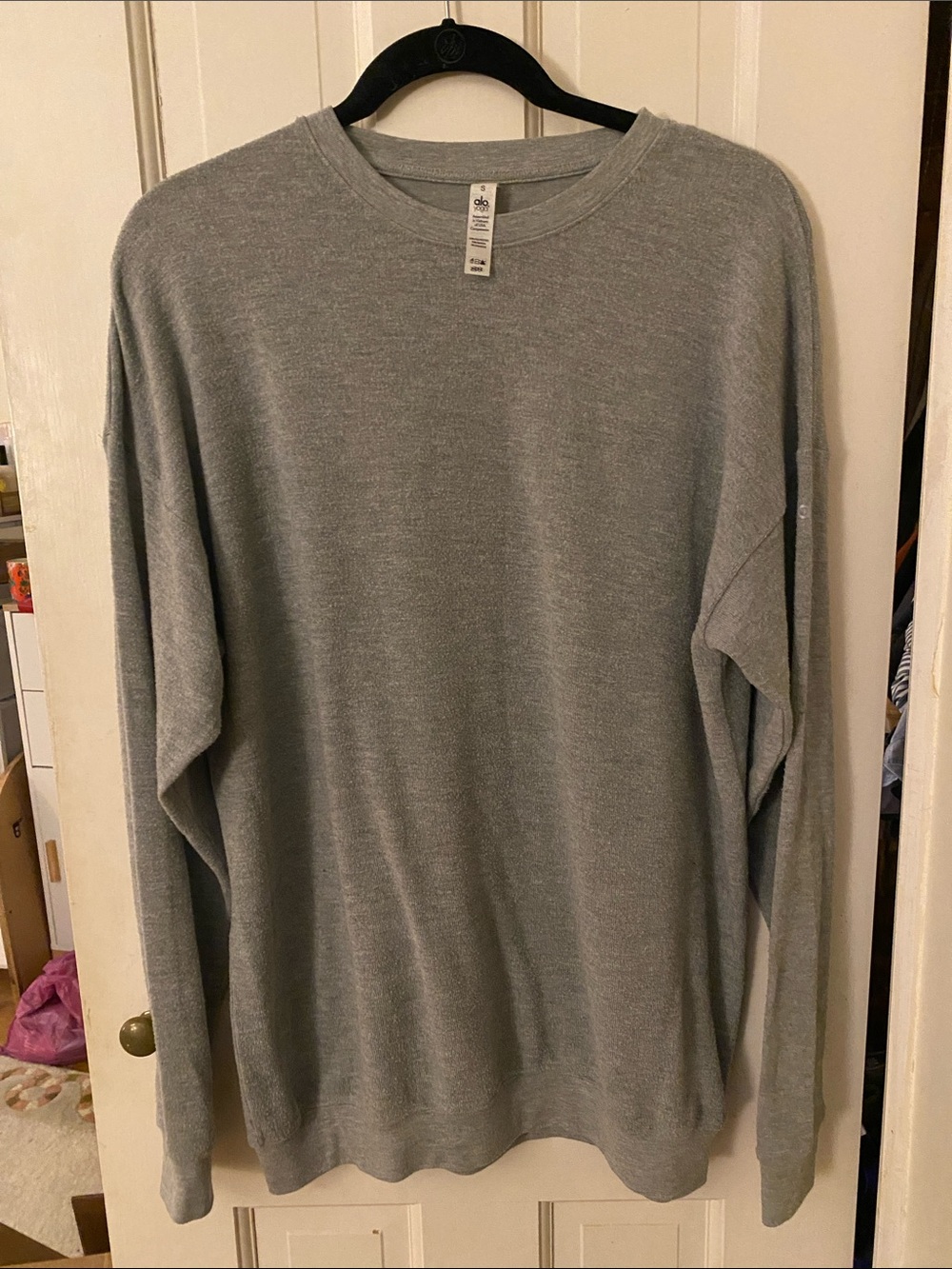ALO Yoga Light Heather Gray Ribbed Crewneck